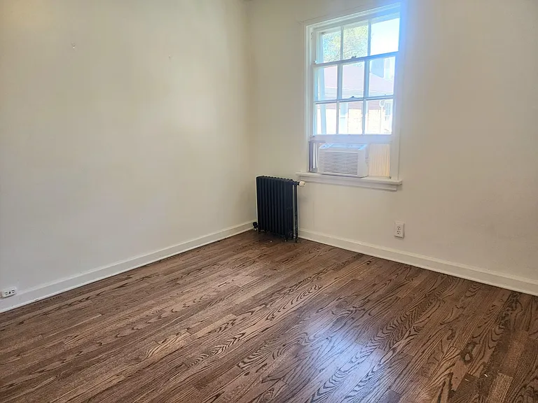 2038 N Grand Ave — Photo 7