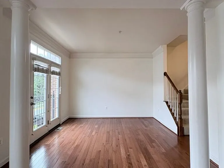 121 Autumn View Dr — Photo 9