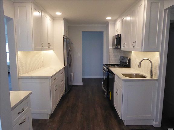 4th image of 6 Putnam Ave