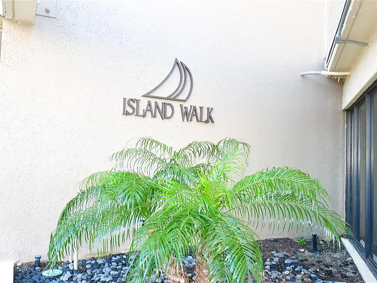 690 Island Way #208 — Photo 3