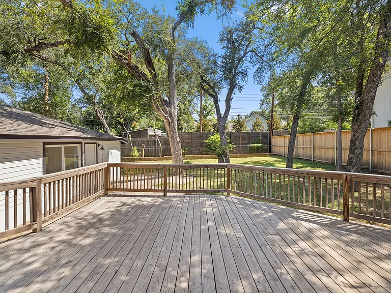 1804 Northwood Rd — Photo 24