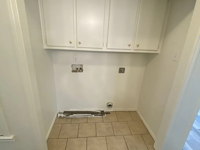 513 E Queens St — Photo 5