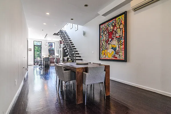 Rented by Warburg | media 5