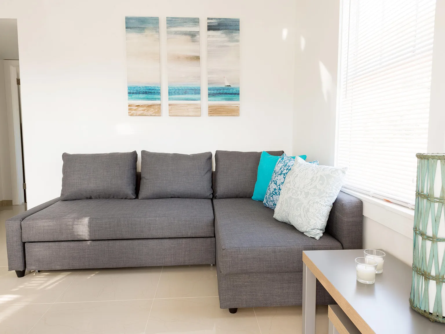 2 bed, 1.0 bath, 585 sqft, $1,680 — Photo 2