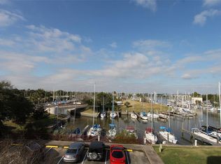 1306 Marina Bay Dr APT 210C, Kemah, TX 77565
