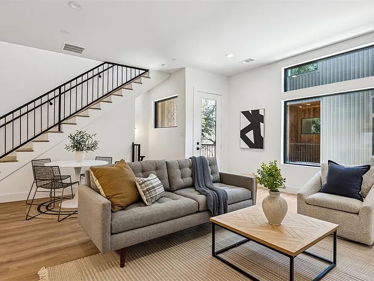 2147 Mail Ave #105 — Photo 3
