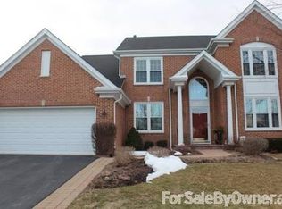 826 Warwick Ln, Lake Zurich, IL