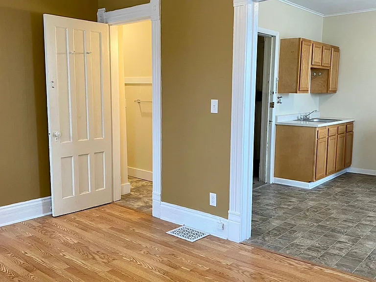 202 Ulster St #3 — Photo 7