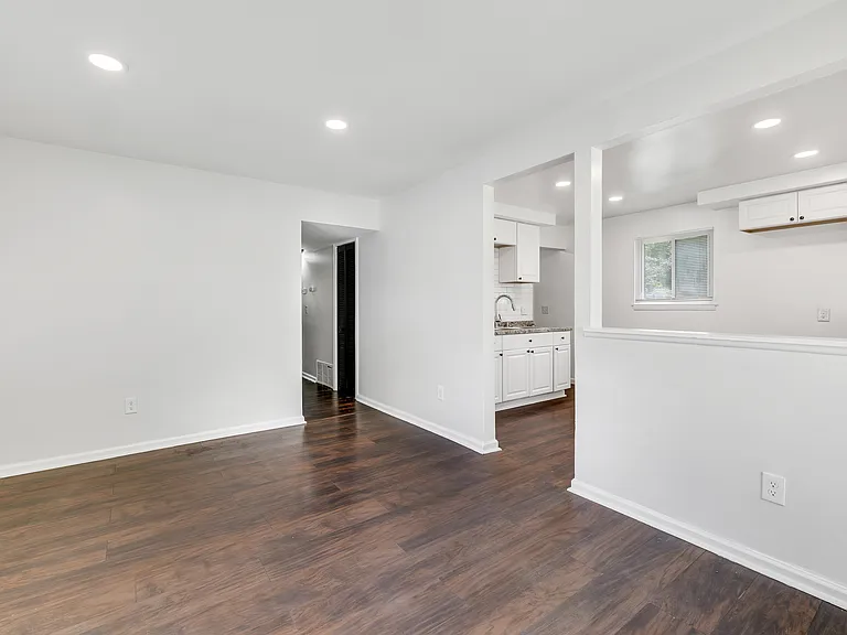 14360 Chapel St — Photo 5