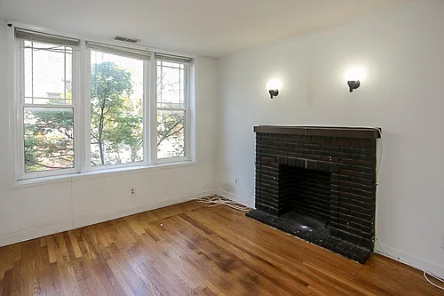 1507 W Barry Ave #2 Photo 1