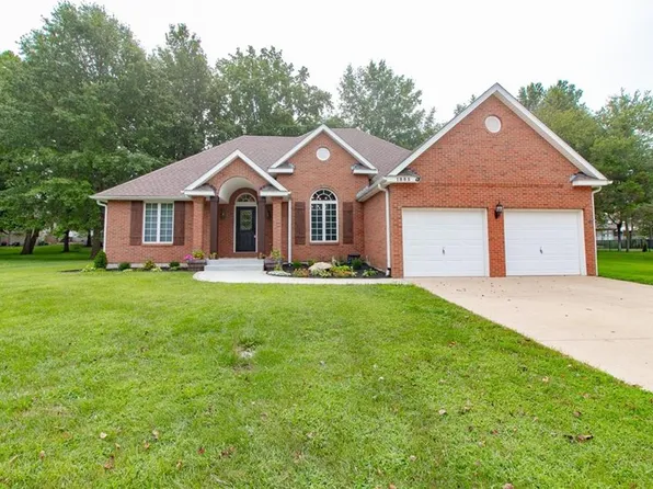 1885 W Timber Ridge Dr, Sedalia, MO 65301