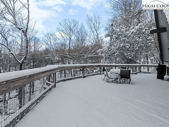 3rd image of 905 Charter Hills Road