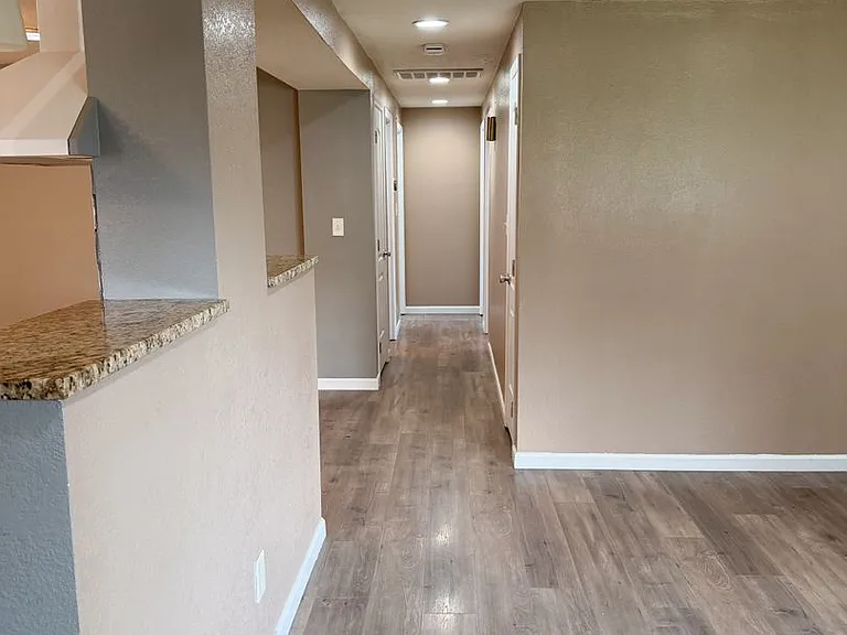 3850 Grenada Way — Photo 5