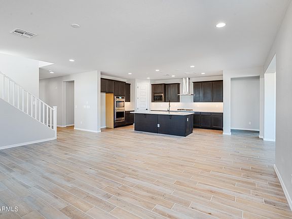 5th image of 3516 N 103RD Avenue