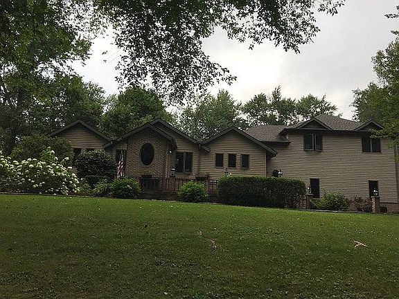 2nd image of 8 Birchwood Ln