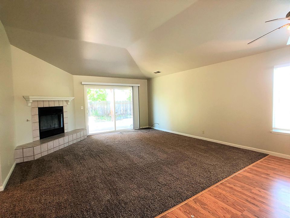 1st image of 2 River Oaks Dr #1