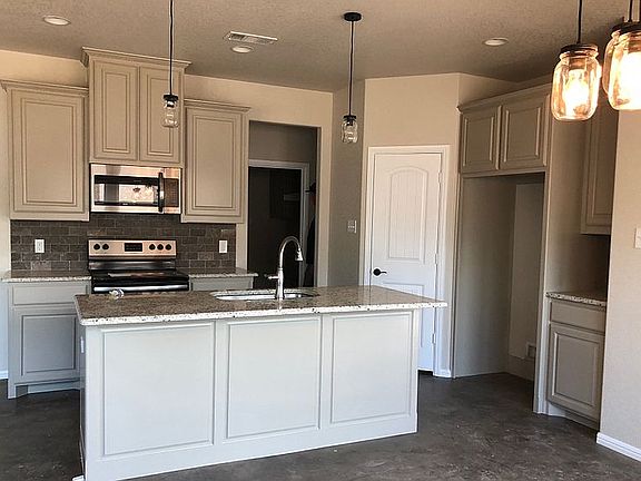 3rd image of 401 Green Meadow Ct