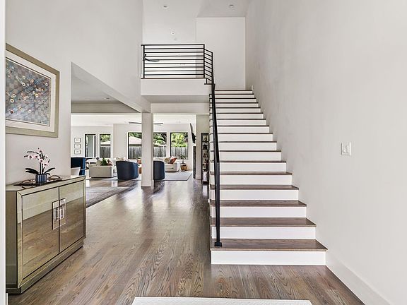 4th image of 4638 Merwin St