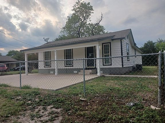 2nd image of 615 Cantrell Dr