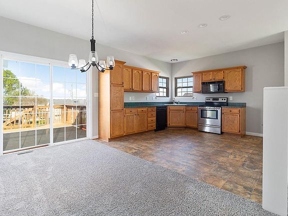 5th image of 201 Stonehaven Dr