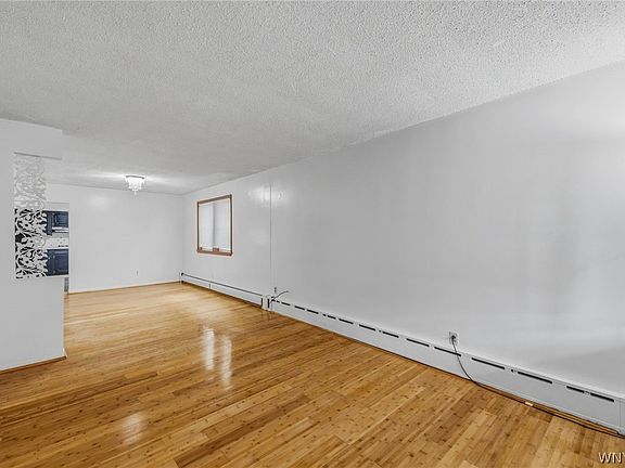 5th image of 504 Plymouth Ave