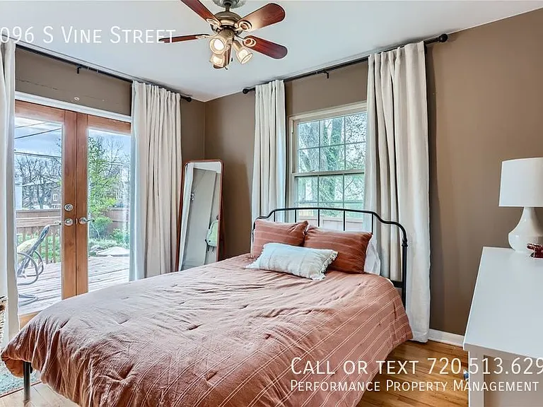 1096 S Vine St — Photo 14