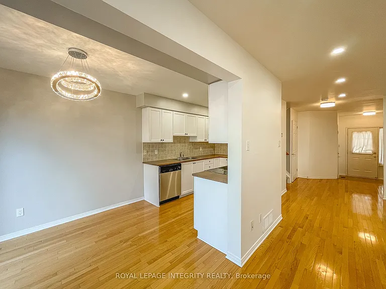 172 Gray Cres — Photo 4