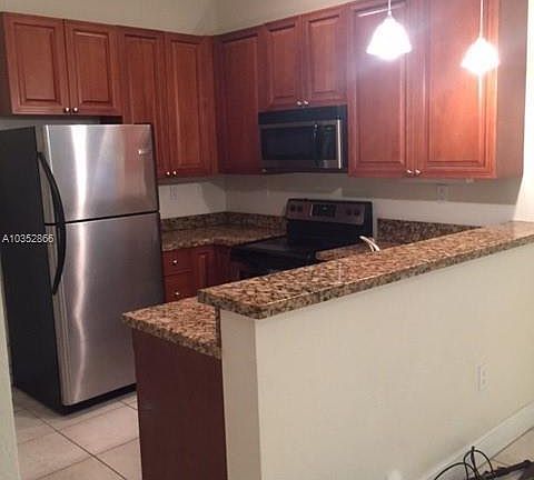 4th image of 2945 Coconut Ave APT 4