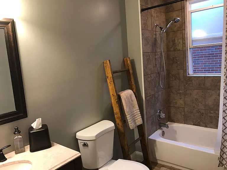 Main floor full bath