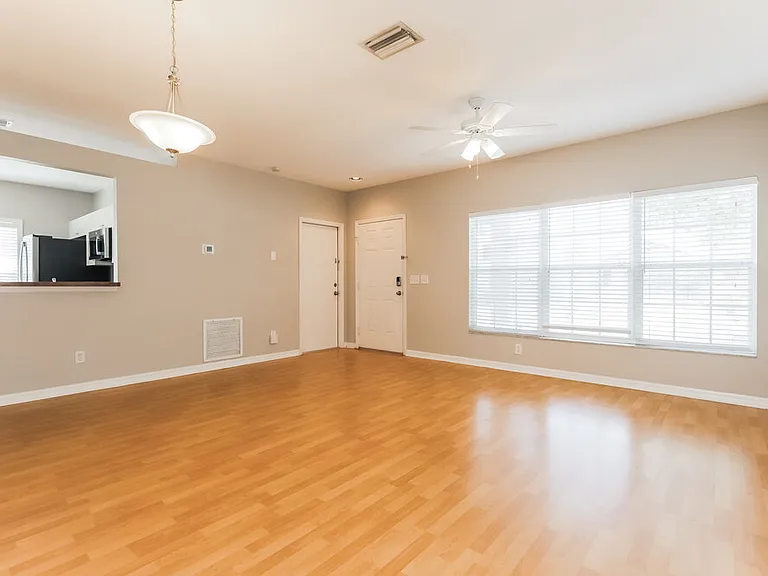 10808 Shasta Ct — Photo 4