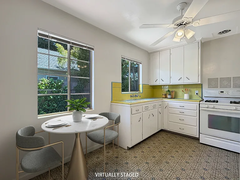Virtually Staged Eat In Kitchen