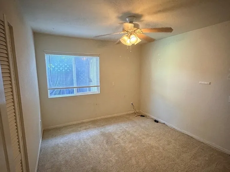 2839 S Castle Harbour Pl — Photo 5