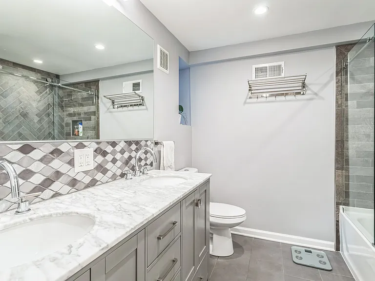 1153 N Hancock St — Photo 25