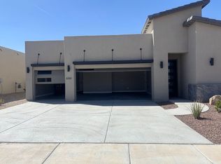 6261 Bayberry Rd, Las Cruces, NM 88012