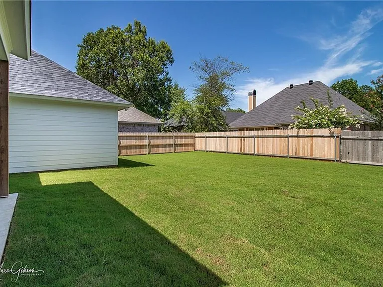 231 Acadiana Creek Dr — Photo 15