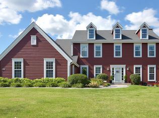 13750 W Foxwood Dr, New Berlin, WI 53151