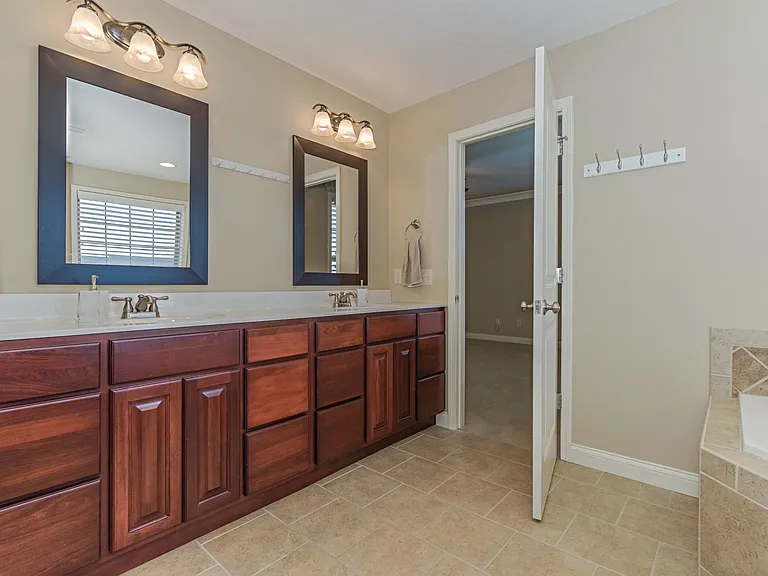 1031 Homestead Dr — Photo 28