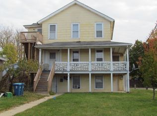 332 S Broadway Ave, Aurora, IL 60505