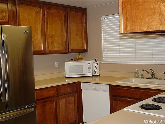 4th image of 2332 Saint Lawrence Ln