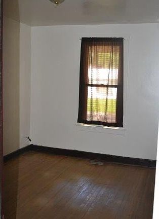 56 E George 005