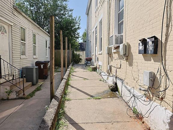 5th image of 627 W 11th St