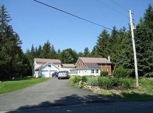 210 Gordon Rd, Fultonville, NY 12072
