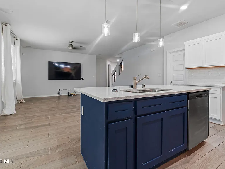 917 Airship Pl — Photo 12