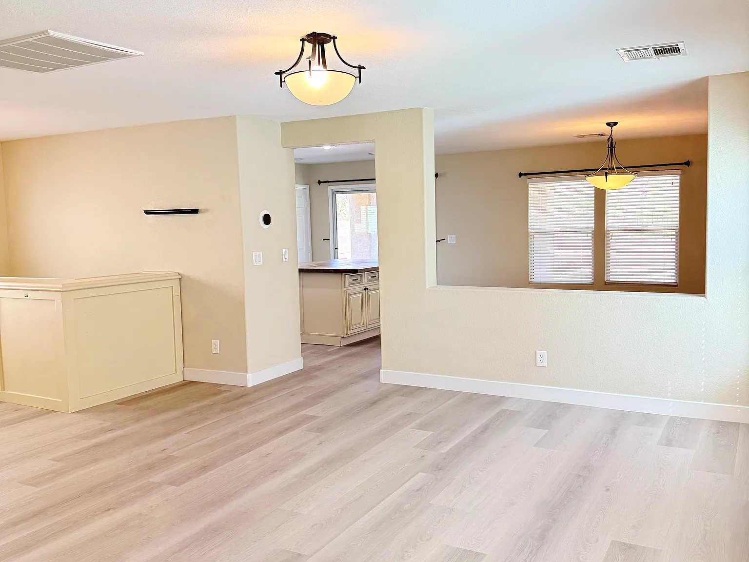 3 bed, 2.5 bath, 2034 sqft, $2,395 — Photo 1