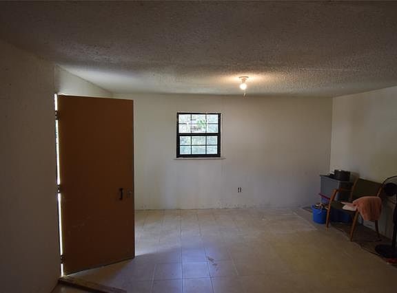 2nd image of 1434 Curtis Dr