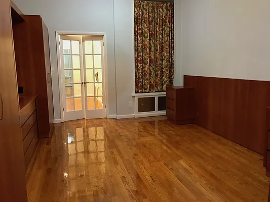Rented by Warren T Real Estate Corp. | media 21