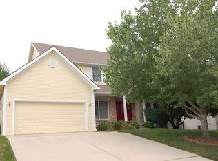 600 Cottonwood Dr, Lansing, KS 66043