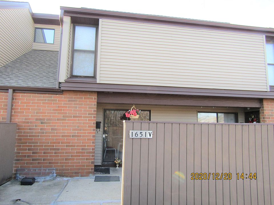 1st image of 1651 W Edgerton Ave Unit V