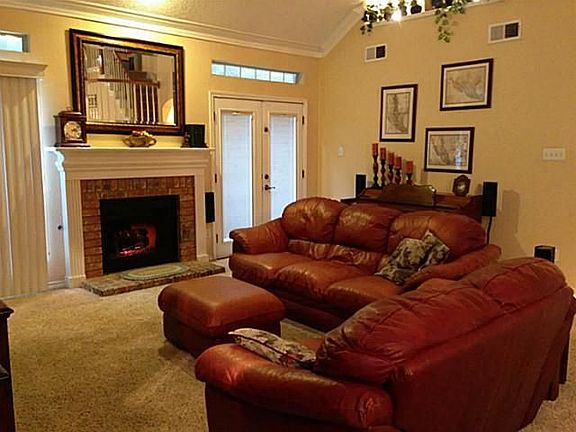 2nd image of 1813 Autumndale Dr