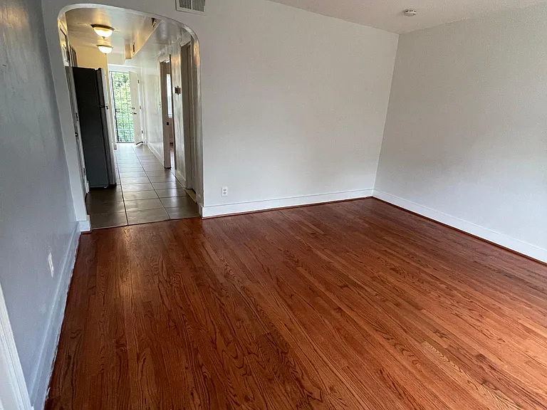 1918 I St NE #4 — Photo 14